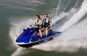 The VX Deluxe is friendly to new riders, but is still capable of 50mph cruising speeds.