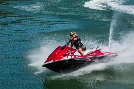 2013-yamaha-vx-deluxe-review-06