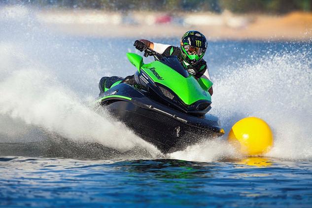 2015 Kawasaki Jet Ski Ultra 310R Action Front