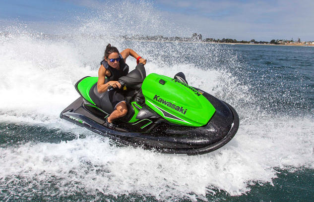 2016 Kawasaki Jet Ski STX-15F Cornering