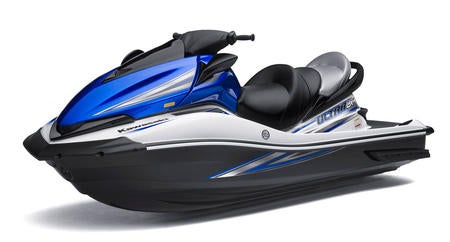 Kawasaki’s Ultra LX marks the middle ground of the Jet Ski Lineup. It’s got plenty of creature comforts but with a more fuel-friendly engine than it’s 260hp big brothers.